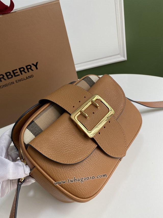 Burberry專門店新款搭扣包 巴寶莉粒紋皮革單肩斜挎女包 yxb1274